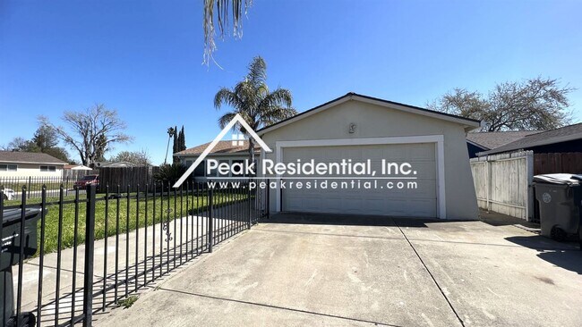 Building Photo - 3 br, 1.5 bath House - 6104 Heath Way