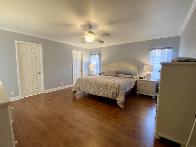 Primary Bedroom w/Walk in Closet - 4355 NW 25th Way