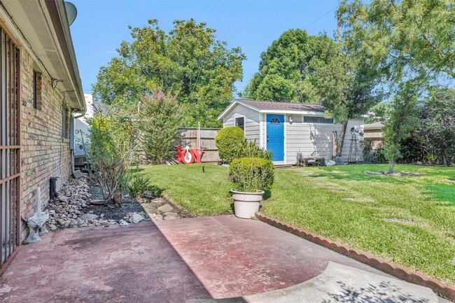 Building Photo - 1102 Mosher Ln