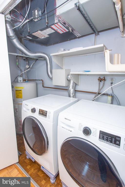 Building Photo - 20930 Valley Forge Cir