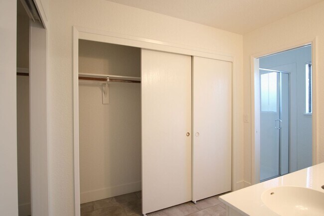 Building Photo - Cozy 3-Bedroom, 2-Bath Home in Modesto