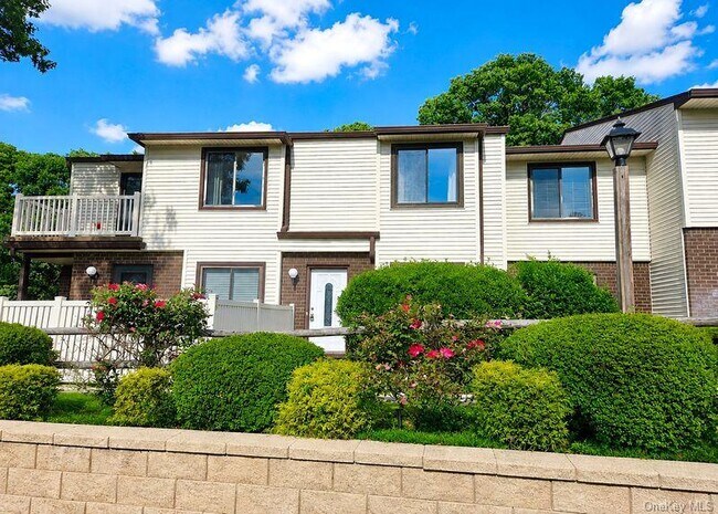 Building Photo - 79 Birchwood Rd