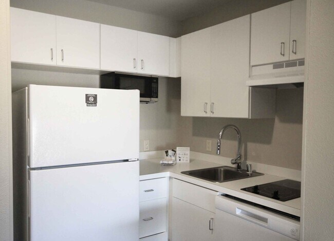 Building Photo - Furnished Studio-Albuquerque - Rio Rancho Blvd.