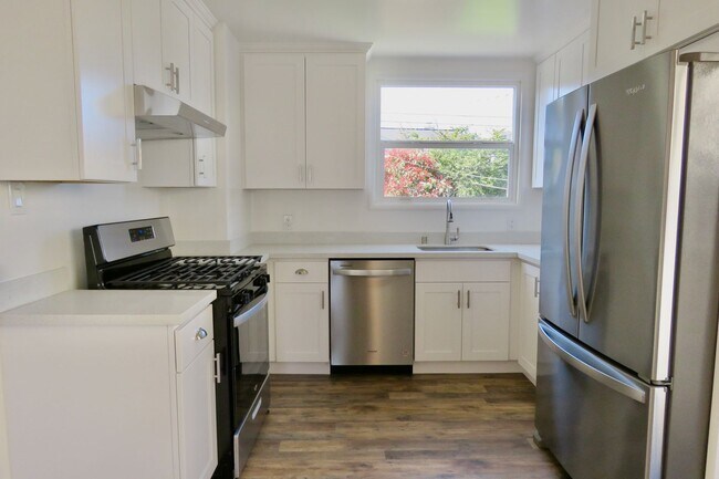 Building Photo - 52 Oakmont Dr