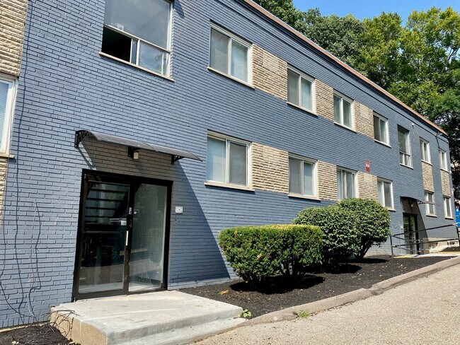 Building Photo - 2702 May St