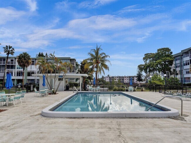 Building Photo - 2771 Taft St