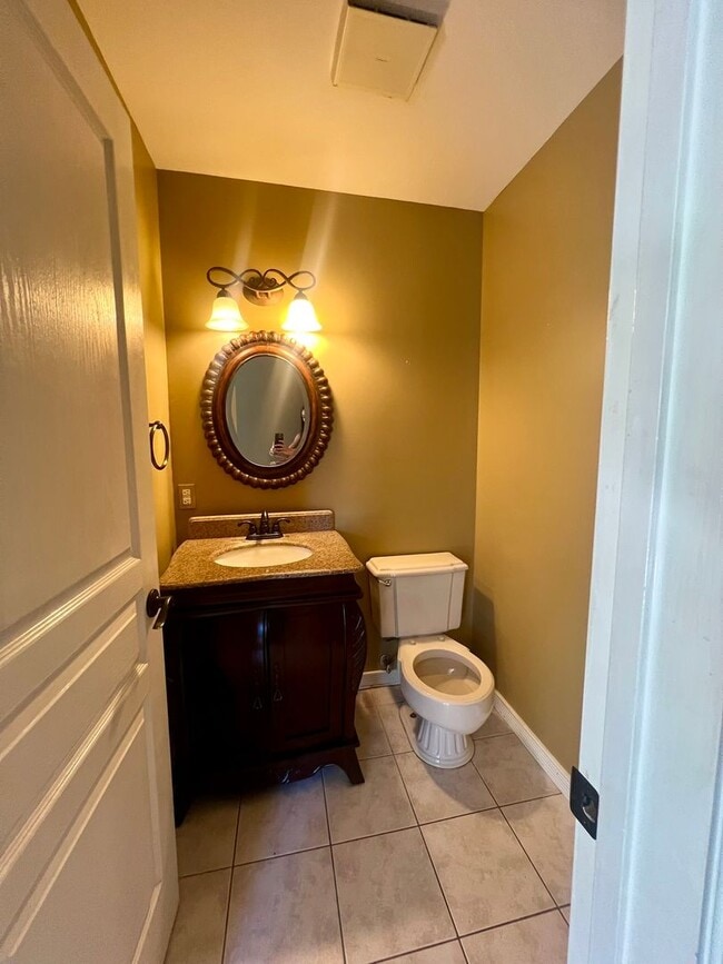 Building Photo - 5 Bedroom in Gated Birch Bay Community!