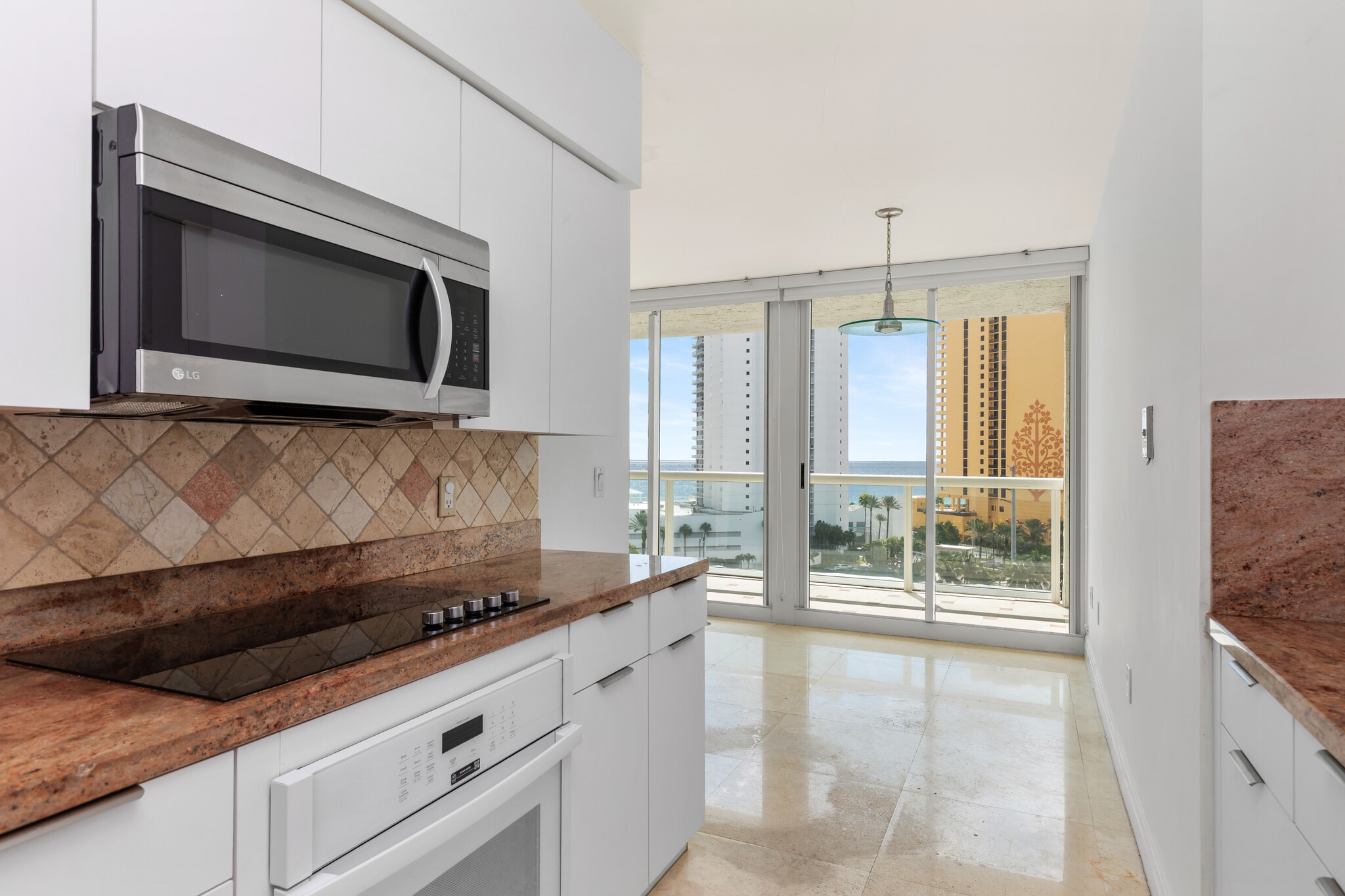 Building Photo - 16400 Collins Ave