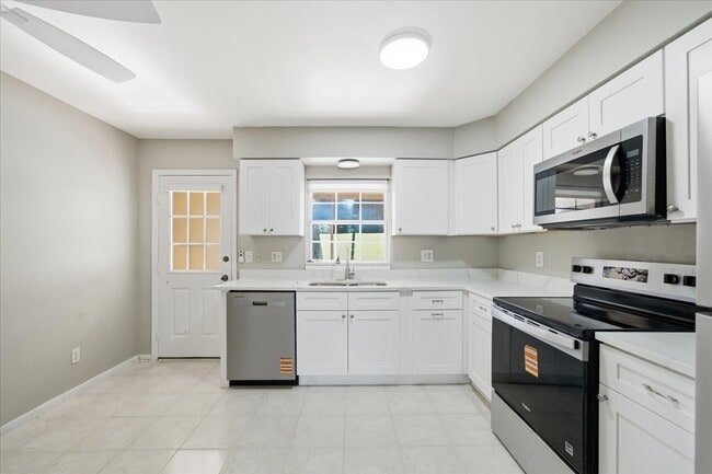 Building Photo - 2810 62nd Ave N