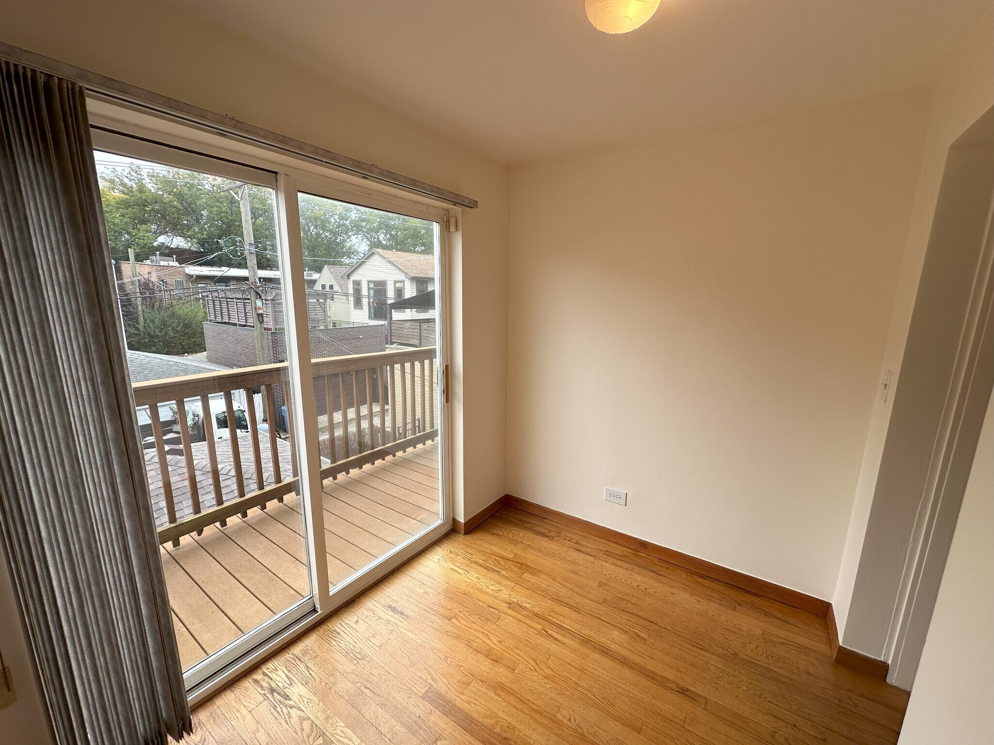 Sunroom, off of BR1 - 2249 W Winnemac Ave