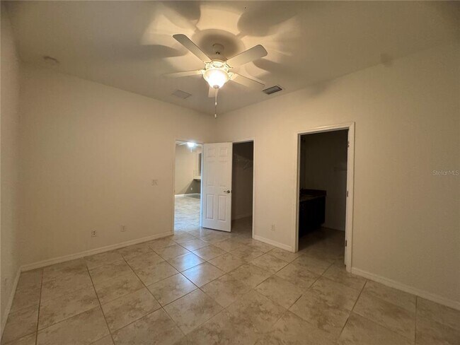 Building Photo - 26077 Sandhill Blvd