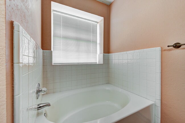 Building Photo - 2908 Astor Dr