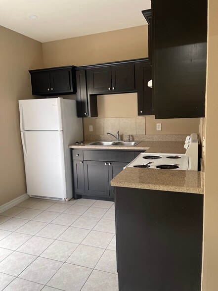 Building Photo - 501 E 2nd St