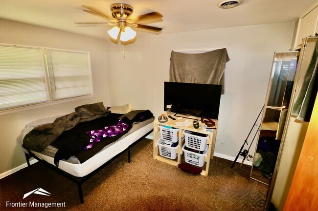Building Photo - Beautiful 4 Bedroom Home Near Bill Snyder Stadium!