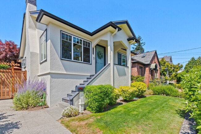 Building Photo - 3bd/1.75ba Seattle Home