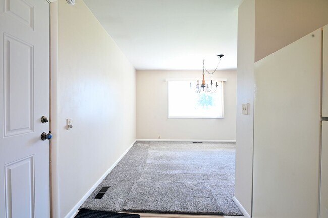 Building Photo - 272 WY-335