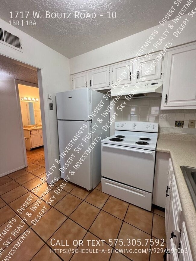 Building Photo - 1717 W Boutz Rd