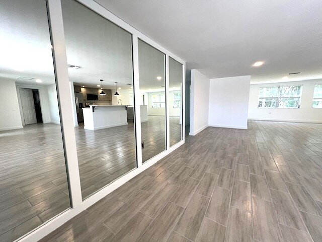 Building Photo - Beautiful 3/2 house in Gulf Harbor