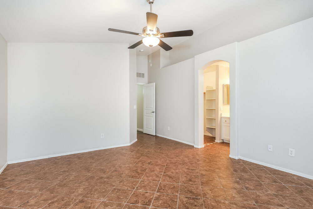 Building Photo - 3621 S 73rd Dr