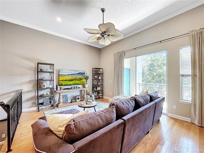 Building Photo - 704 Seagate Dr