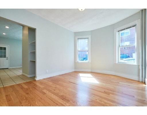 Building Photo - 25 Moreland St