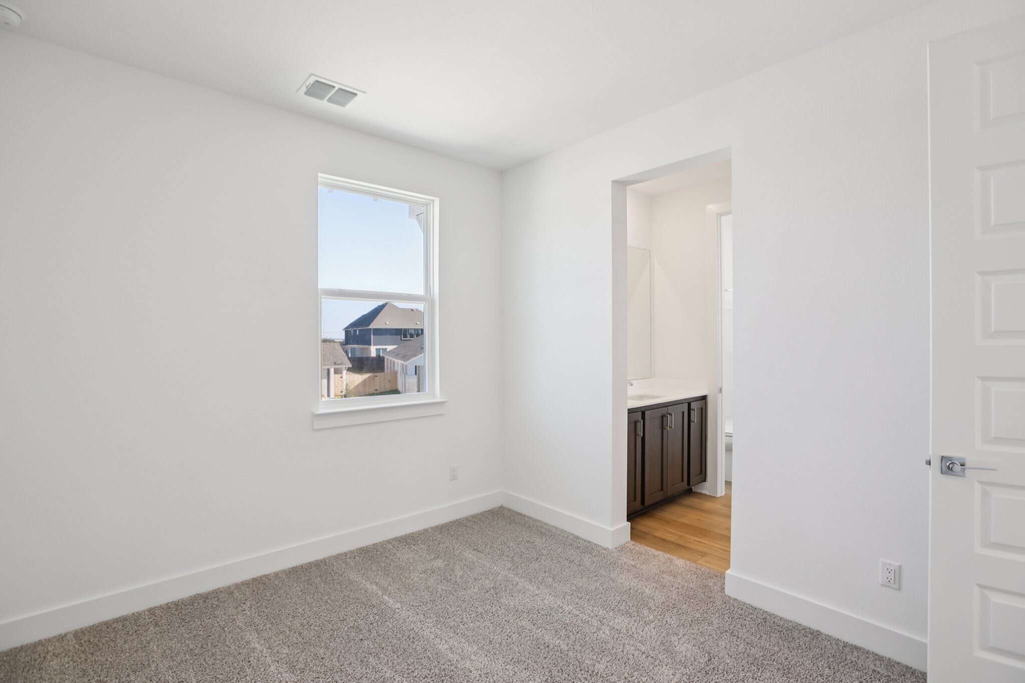 Building Photo - 1104 Yaupon Holly Dr