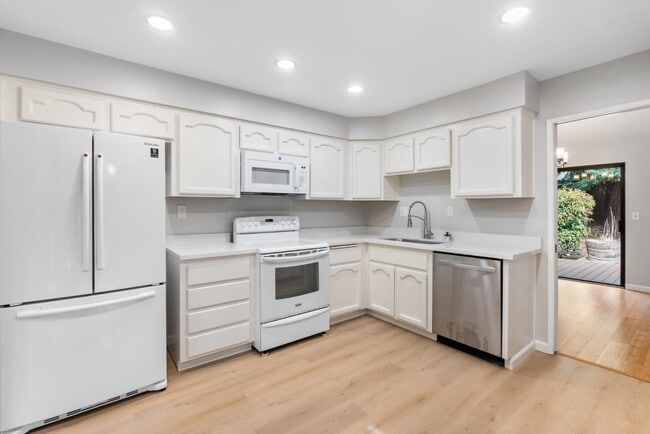 Building Photo - 922 Jungfrau Ct