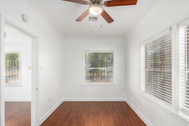 Building Photo - One Bedroom Single Family Home - Garfield District - First Month Free!