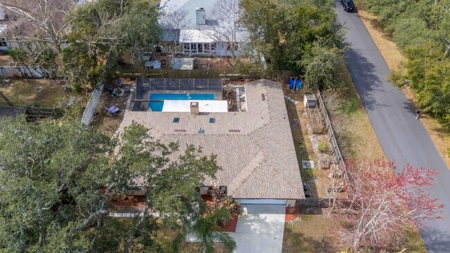 Building Photo - 804 Queen Rd