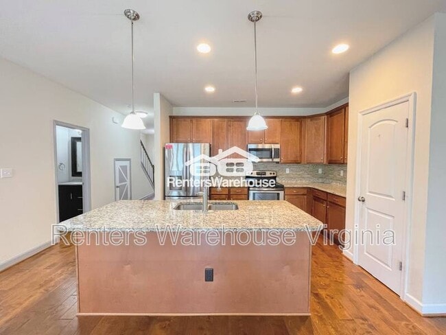 Building Photo - 1128 Winsford Ln