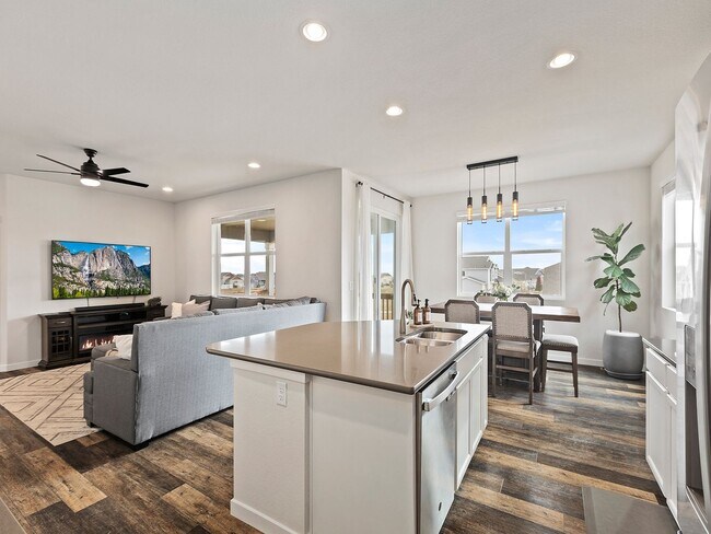 Building Photo - Stunning 4-Bed 2.5-Bath Oasis- Severance, CO!
