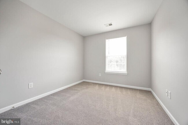 Building Photo - 947 Chase Walk