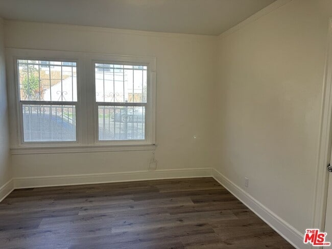 Building Photo - 901 S Berendo St