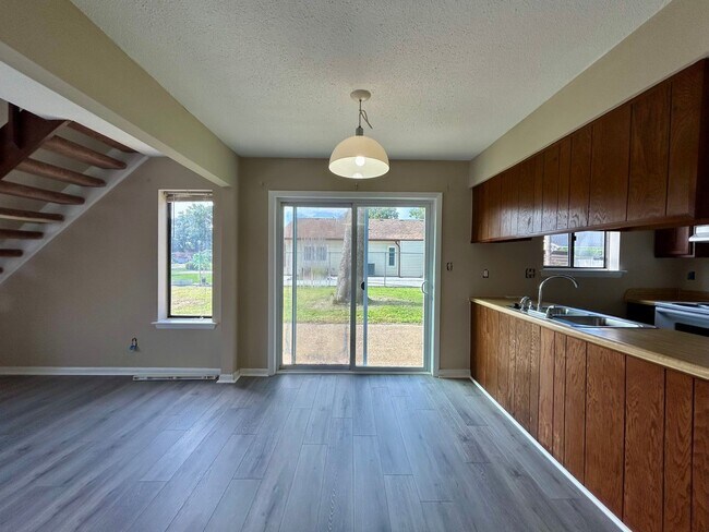 Building Photo - 509 Chownings Dr