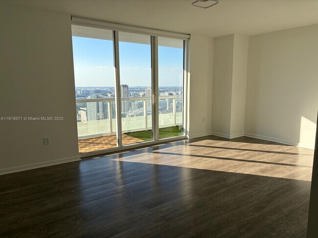 Building Photo - 50 Biscayne Blvd