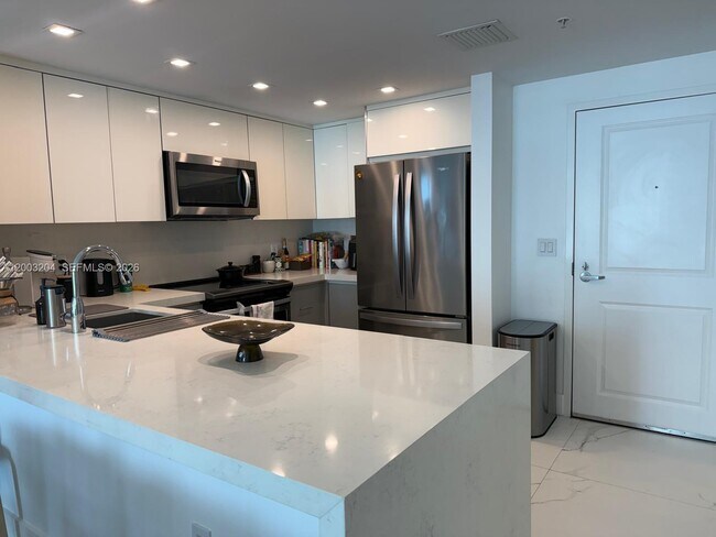 Building Photo - 1250 S Miami Ave