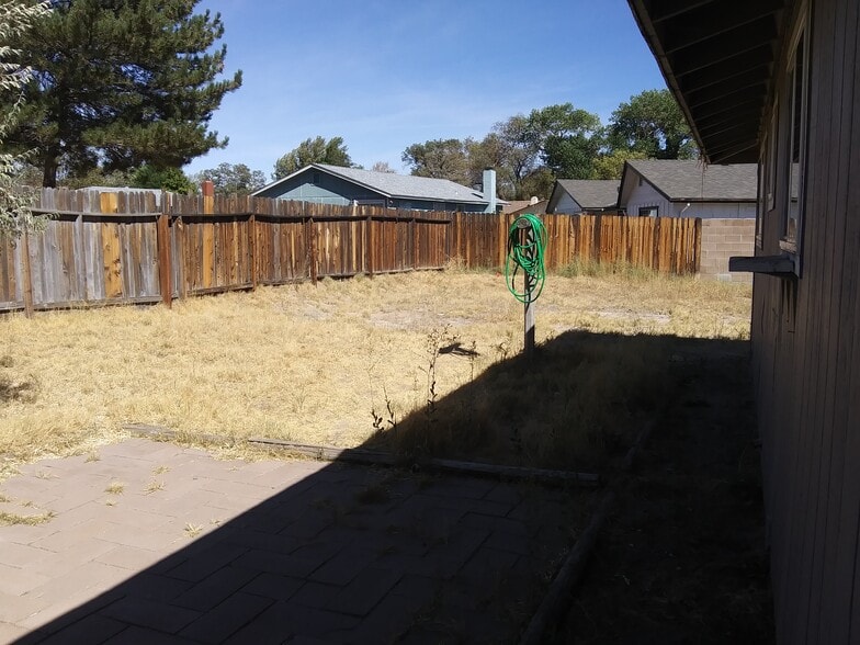 Building Photo - 3102 Douglas Dr