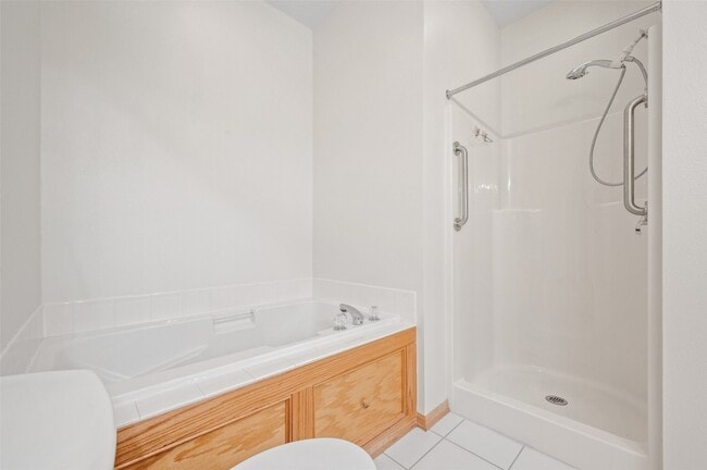 Building Photo - Village Run Avenue