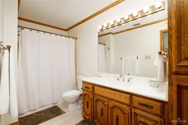 Building Photo - 812 Rio Grande Dr