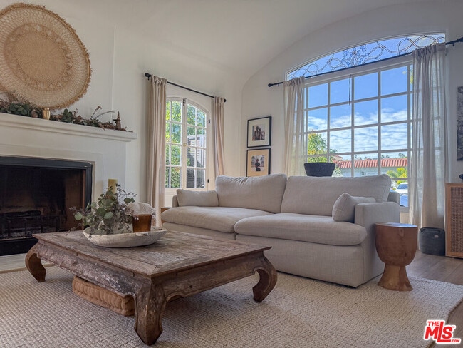 Building Photo - 316 S Wetherly Dr