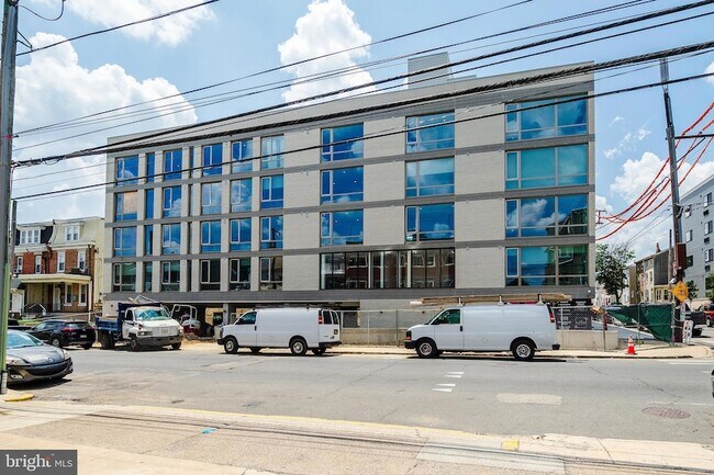 Building Photo - 6604 Ridge Ave