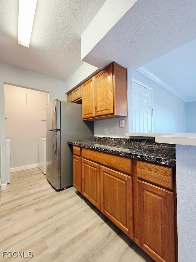 Building Photo - 2845 Winkler Ave