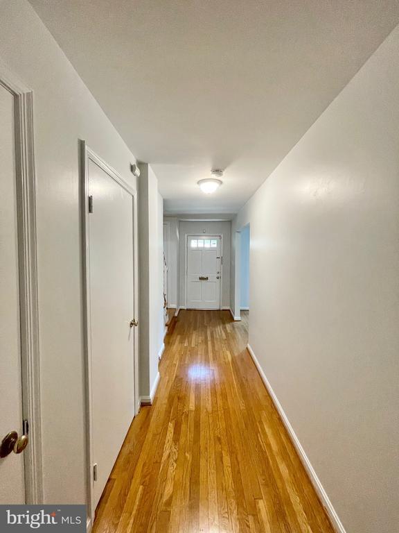 Building Photo - 1556 Bruton Ct