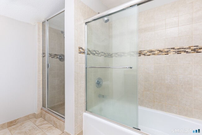 Building Photo - 25 Stanley St