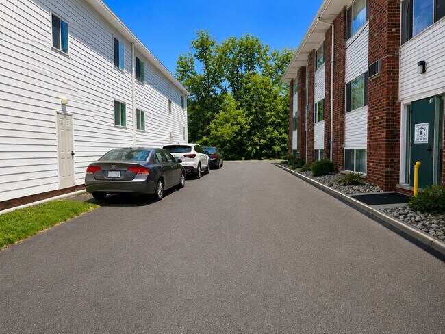 Building Photo - 45 Rhodes Ave