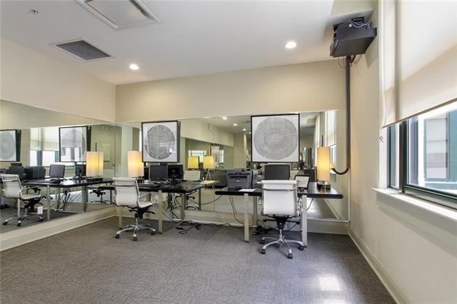 Building Photo - Beautiful 1 Bedroom Apartment Downtown
