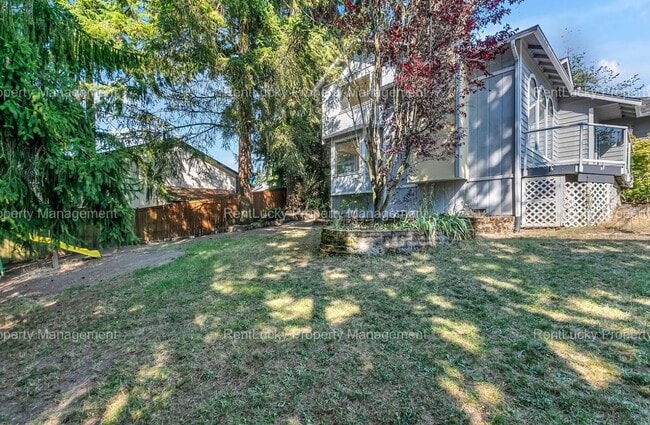 Building Photo - Beautifully Maintained 3-Bedroom Home in Prime Federal Way Location