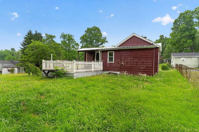 Building Photo - 44 Holbert Ave