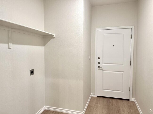 Building Photo - 401 CR 306