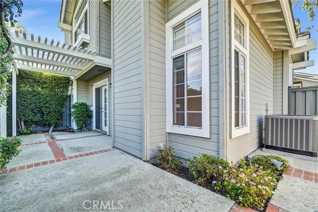 Building Photo - 13635 Almond St